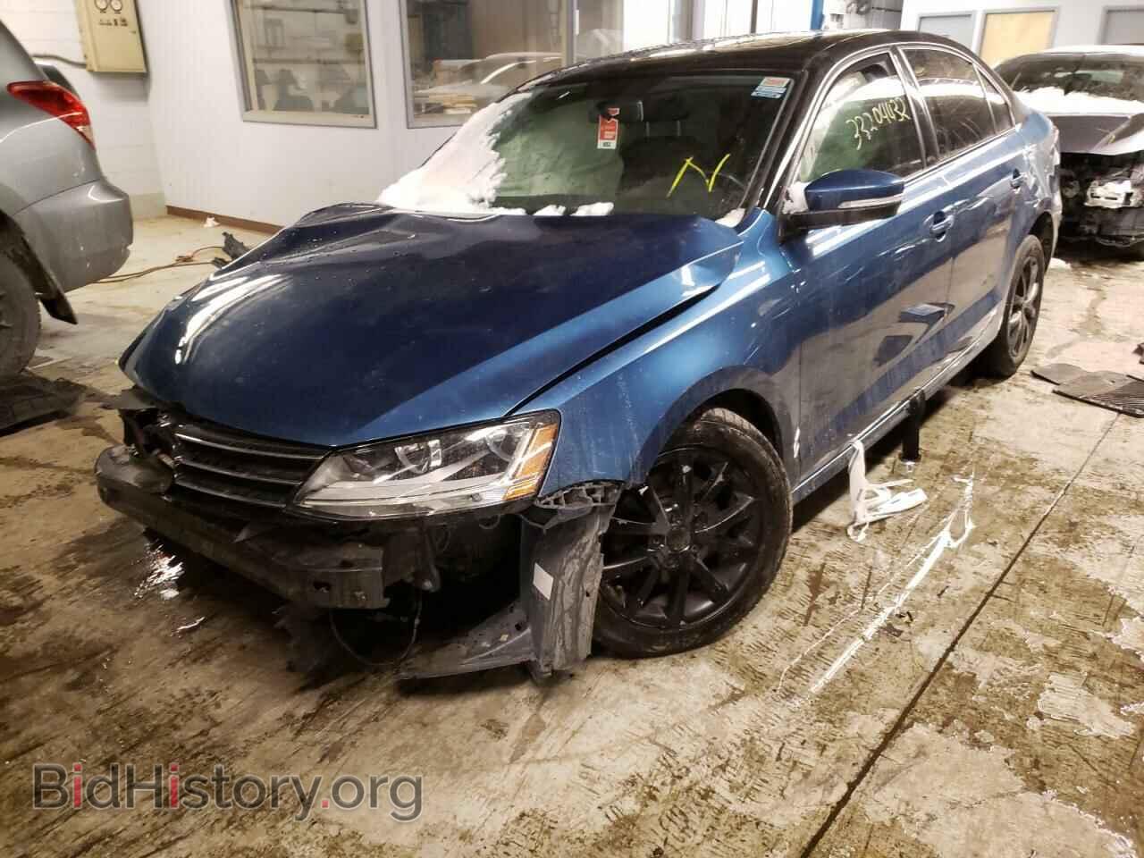 2017 VOLKSWAGEN JETTA - VIN: 3VWDB7AJ9HM281135 - Фото 2