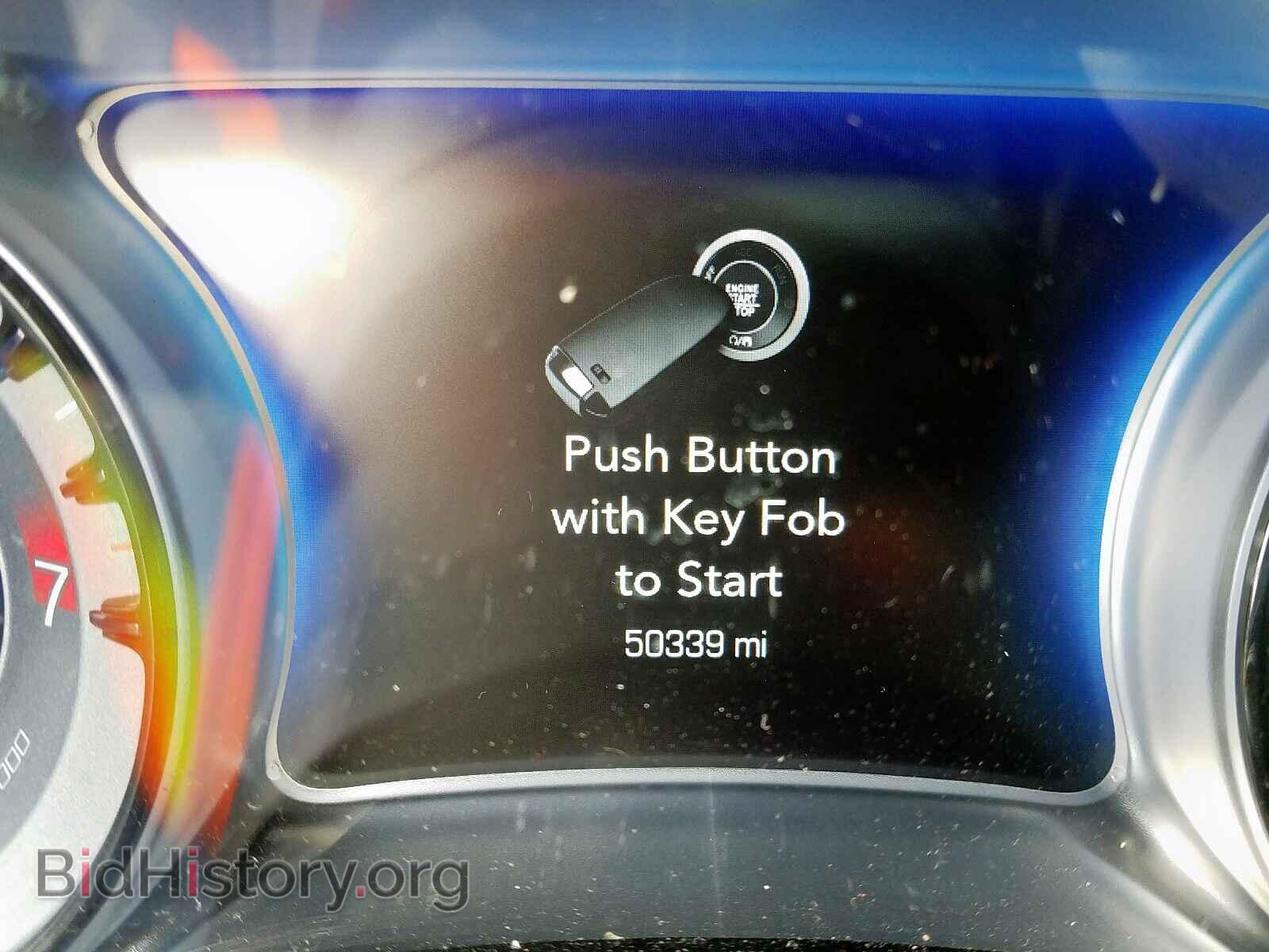 2018 CHRYSLER 300 - VIN: 2C3CCABG6JH274843 - Фото 8