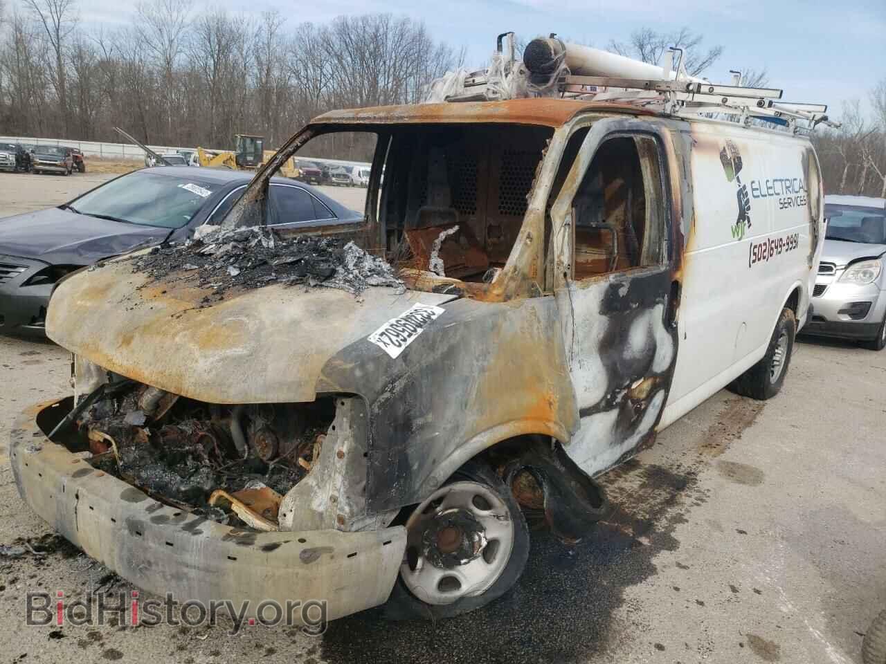 2017 CHEVROLET EXPRESS - VIN: 1GCWGBF13H1269021 - Фото 2