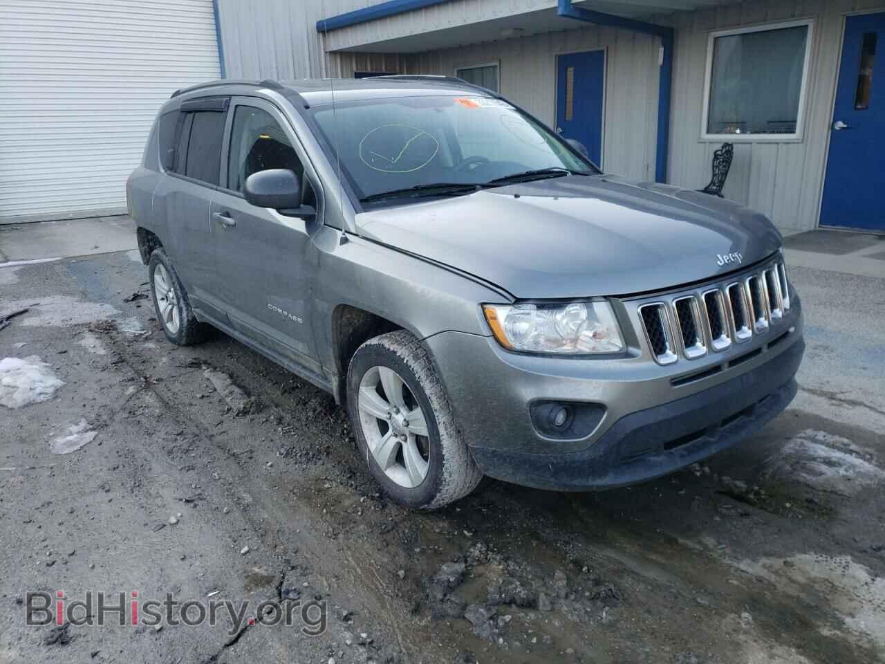 Photo 1J4NF1FB2BD259436 - JEEP COMPASS 2011