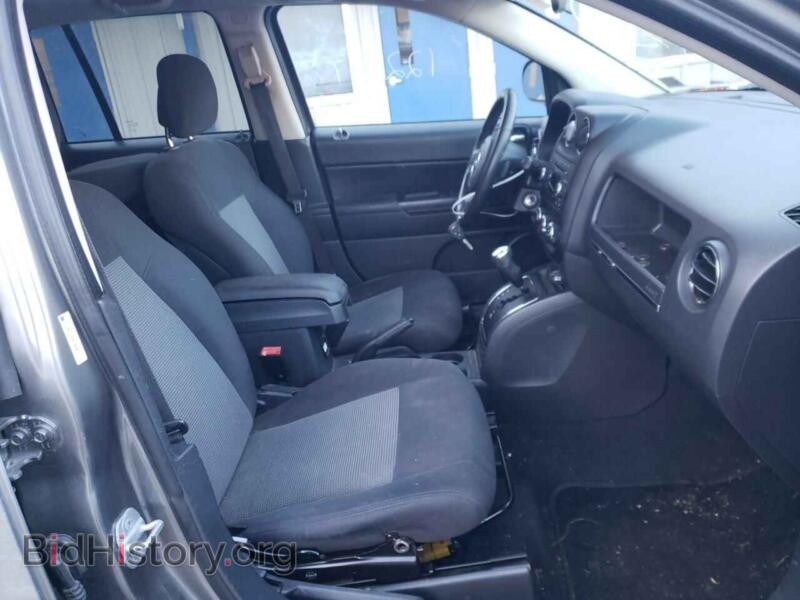 2011 Jeep COMPASS (VIN 1J4NF1FB2BD259436) — фото 5 из 10