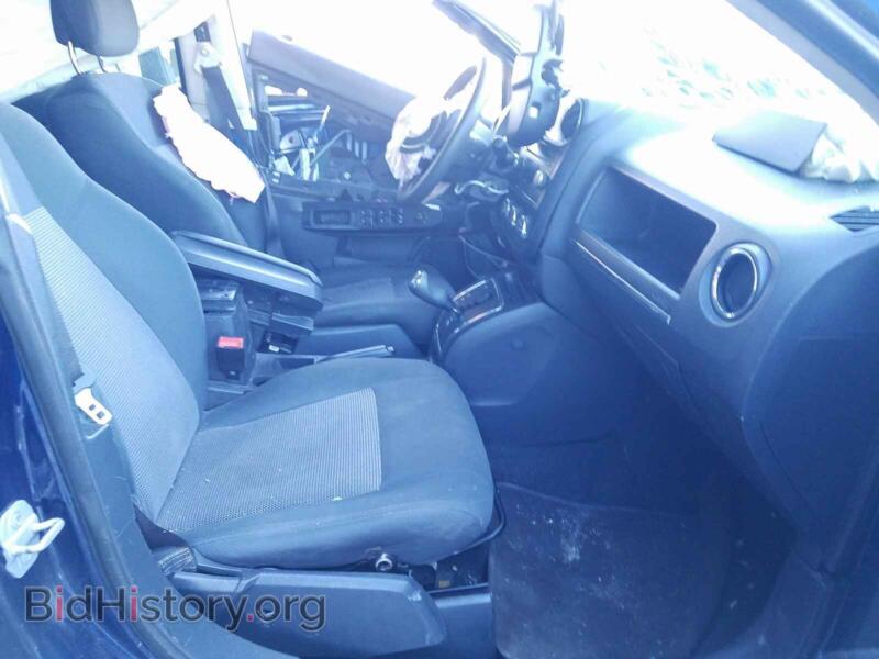 2012 Jeep COMPASS (VIN 1C4NJCBA5CD657450) — photo 5 of 10