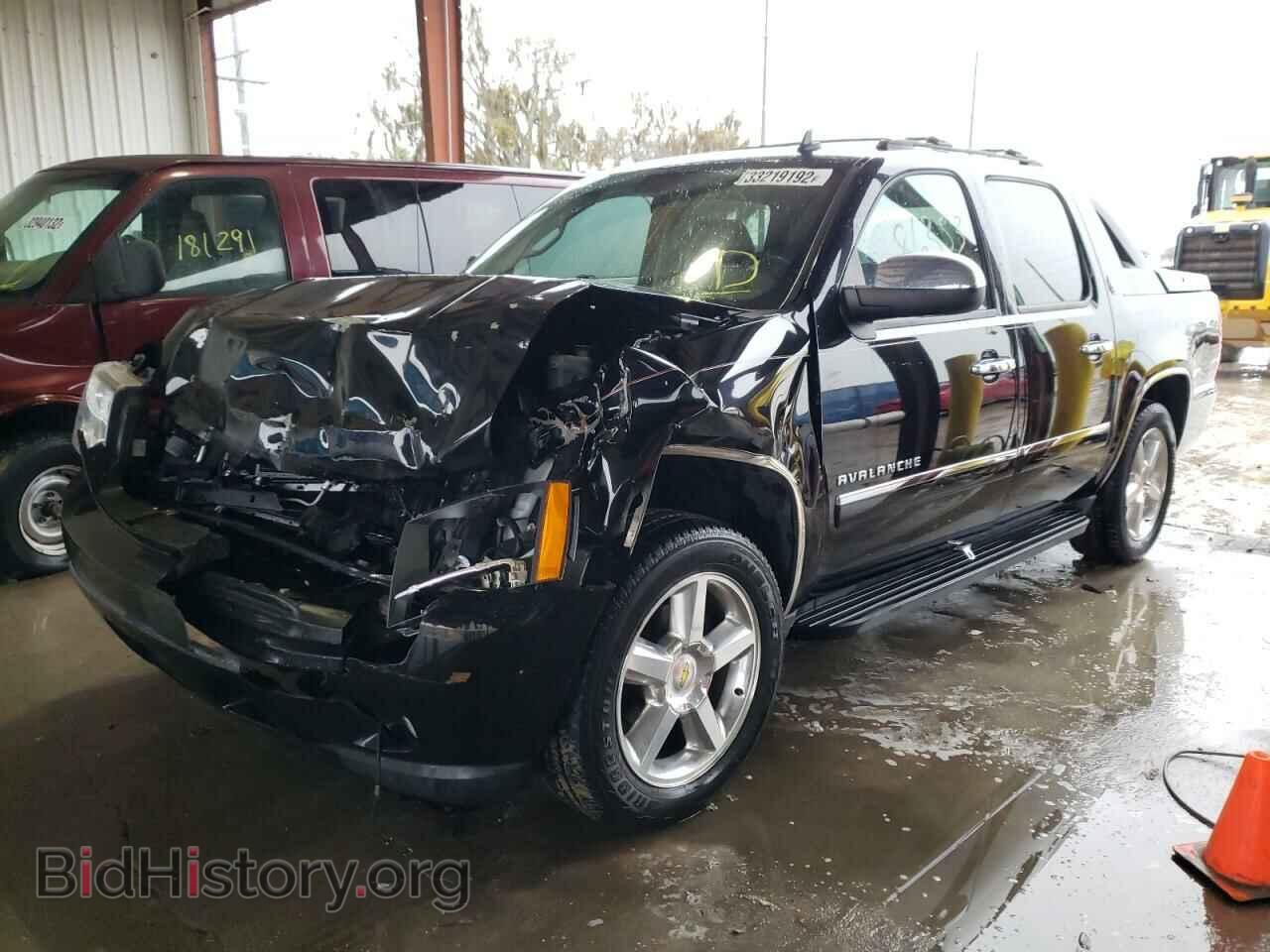 2013 CHEVROLET AVALANCHE - VIN: 3GNMCGE07DG117819 - Фото 2