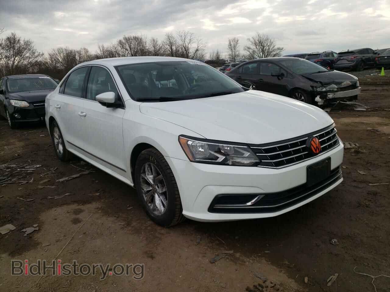 Photo 1VWAT7A37HC076738 - VOLKSWAGEN PASSAT 2017