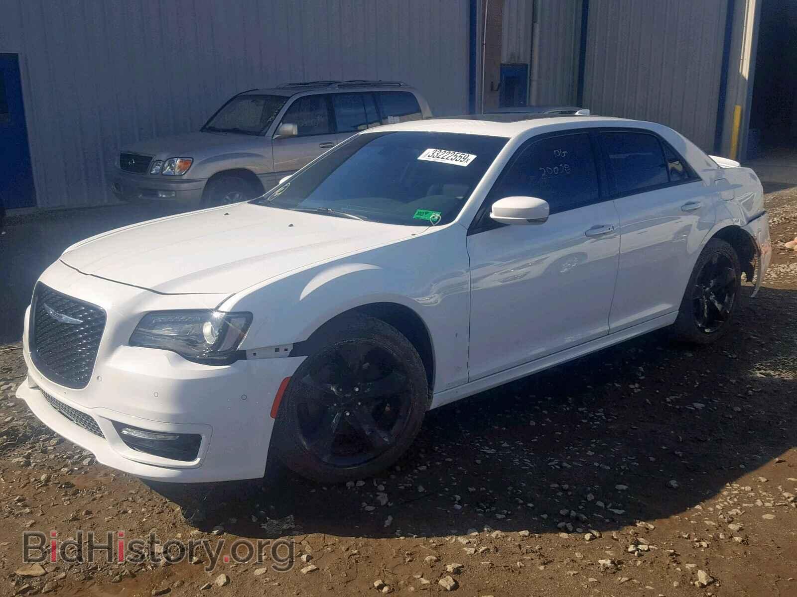 2018 CHRYSLER 300 - VIN: 2C3CCABG8JH266758 - Фото 2