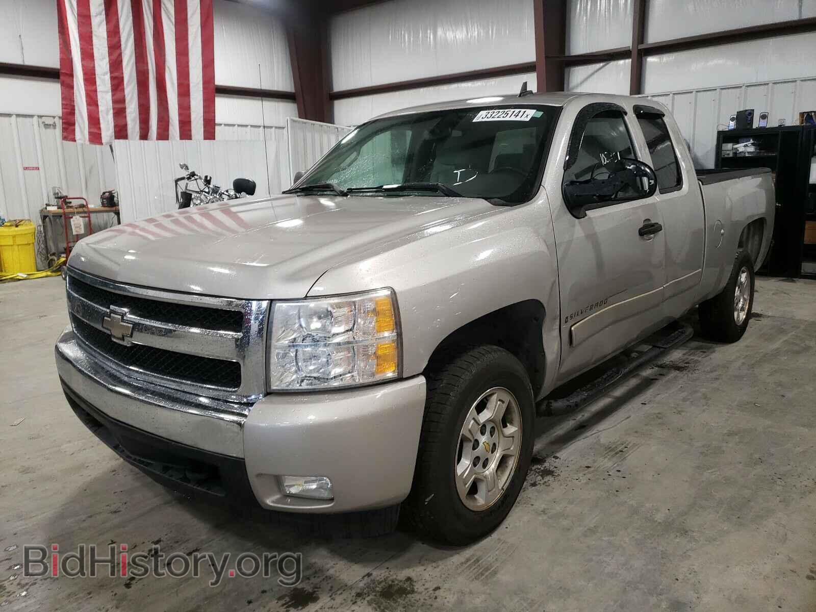 2007 CHEVROLET SILVERADO - VIN: 2GCEC19C971608159 - Фото 2