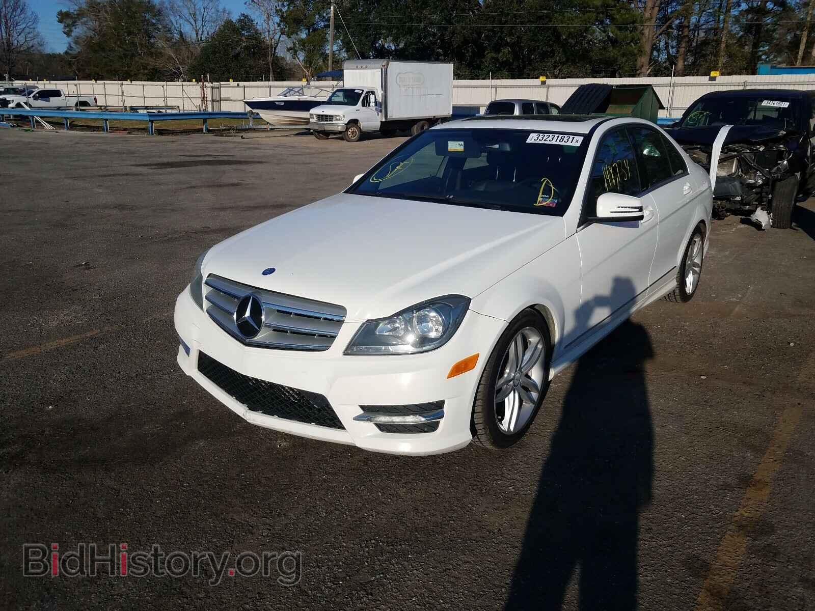 2013 MERCEDES-BENZ C-CLASS - VIN: WDDGF4HB0DR273571 - Фото 2