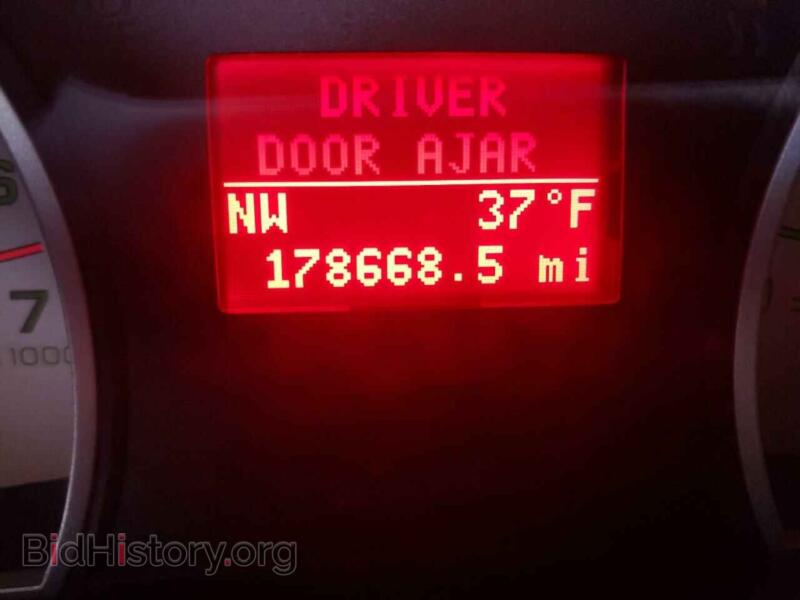 2010 Ford EXPLORER (VIN 1FMEU7EE8AUA35656) — photo 8 of 10