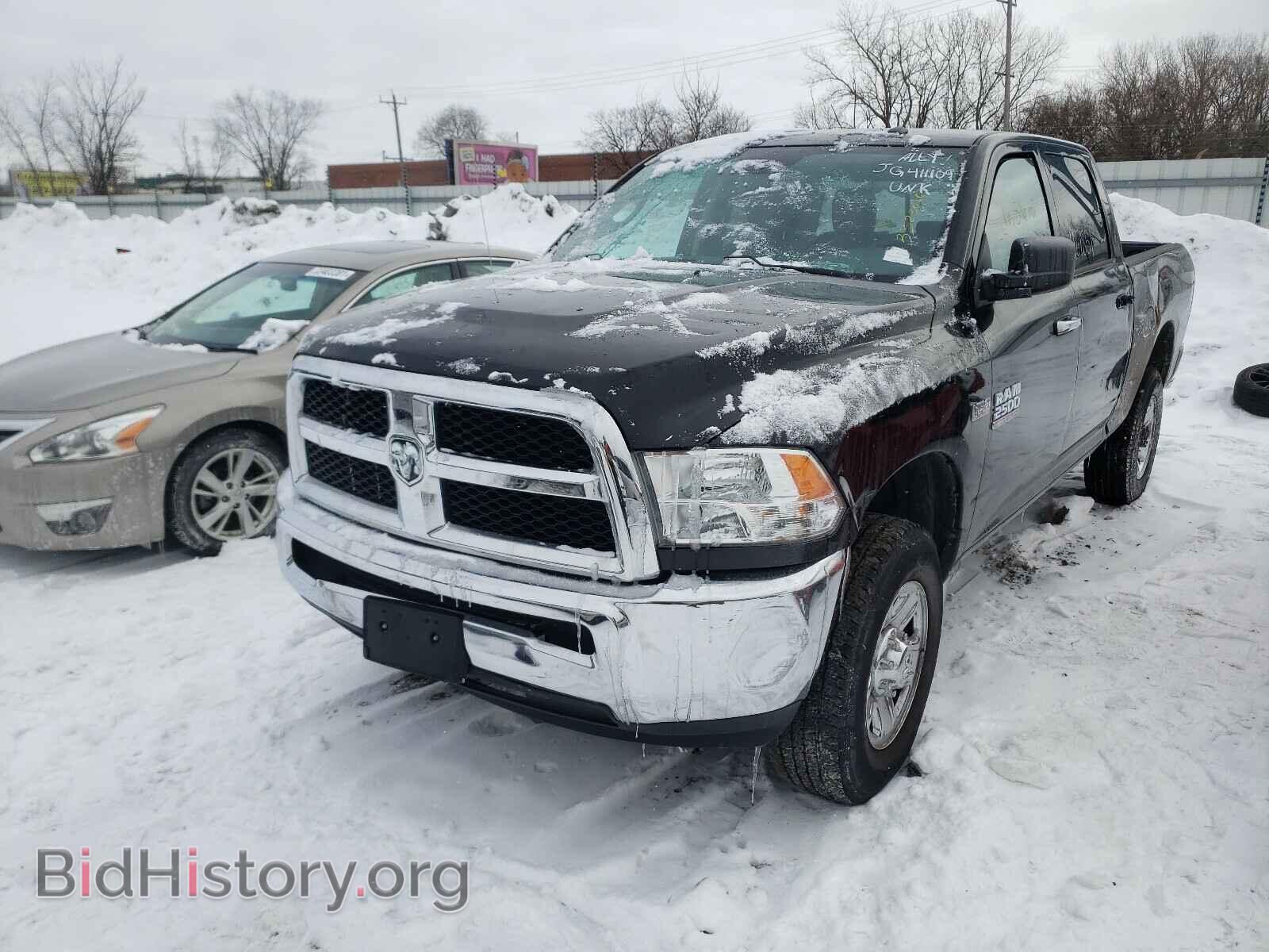 2018 RAM 2500 - VIN: 3C6TR5DT3JG411109 - Photo 2