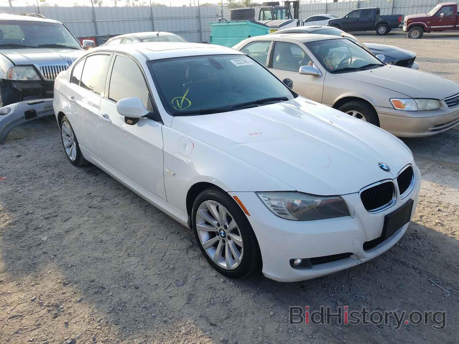 Photo WBAPH7C50BA802405 - BMW 3 SERIES 2011