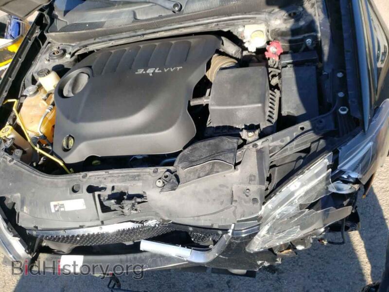 2013 Chrysler 200 (VIN 1C3CCBCG9DN737364) — фото 7 из 10