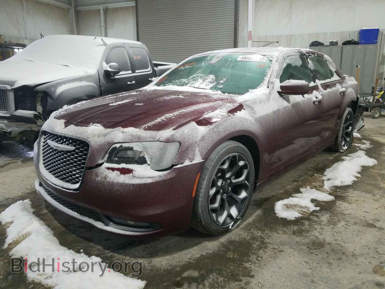 2019 CHRYSLER 300 - VIN: 2C3CCABG2KH628780 - Фото 2