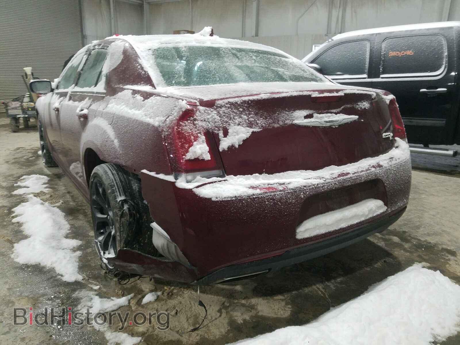 2019 CHRYSLER 300 - VIN: 2C3CCABG2KH628780 - Фото 3