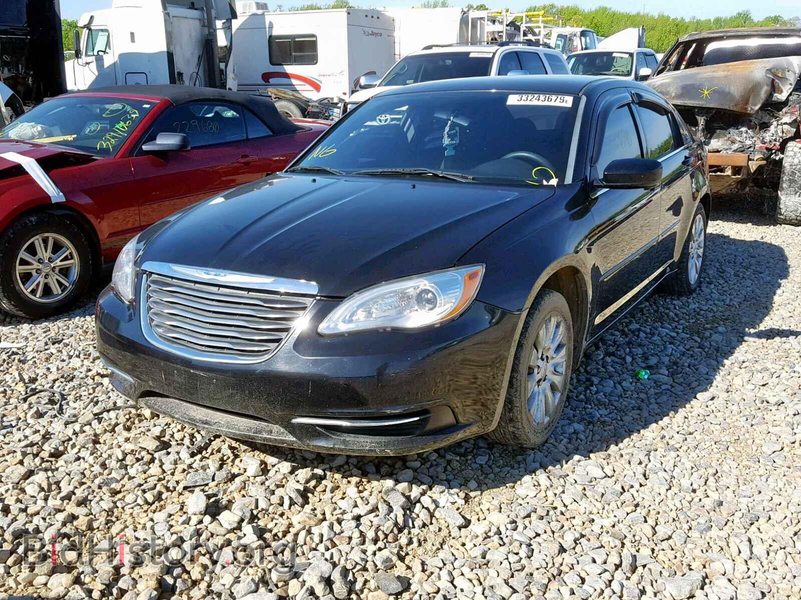 2012 CHRYSLER 200 - VIN: 1C3CCBABXCN158034 - Фото 2