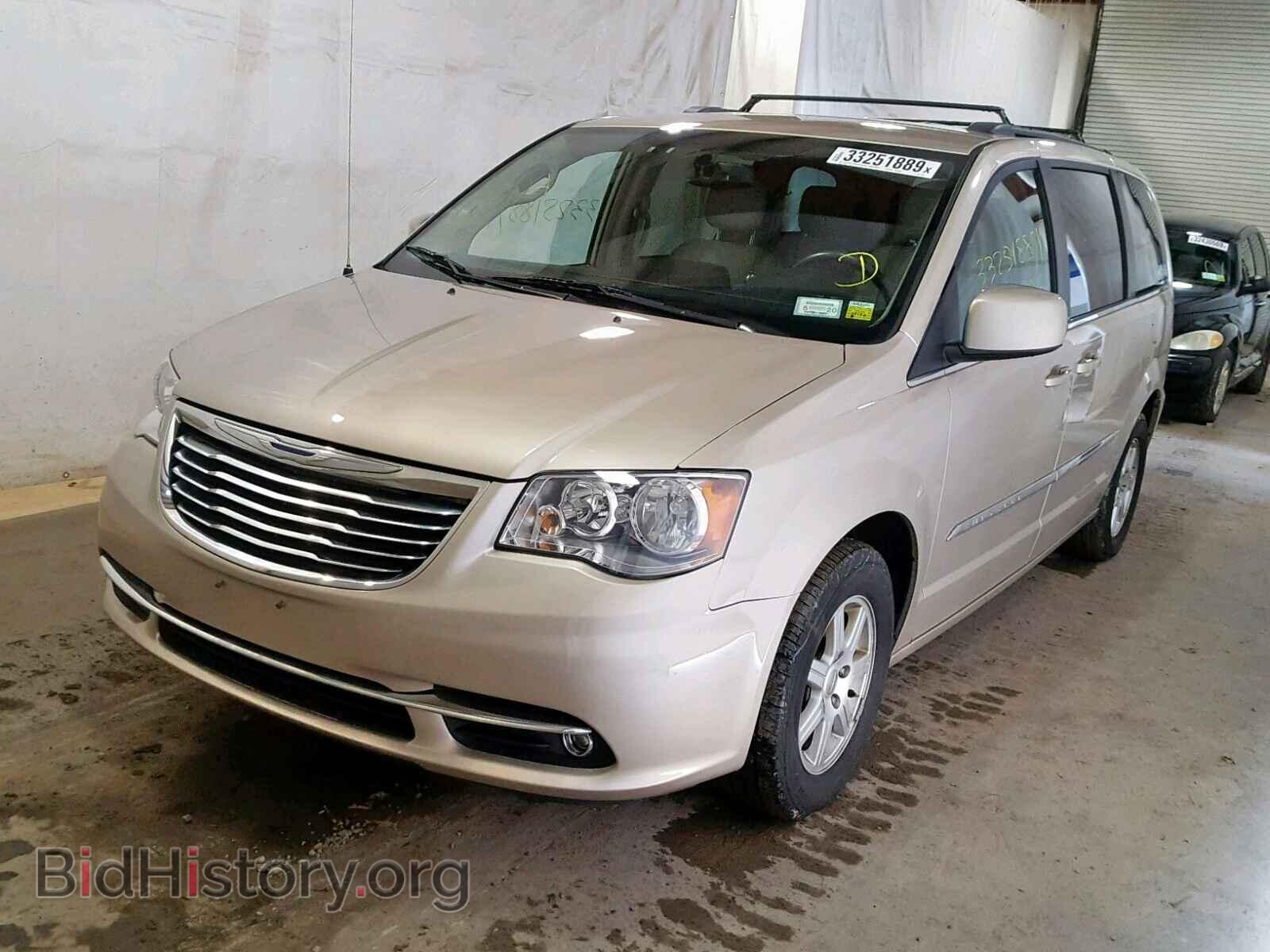 2013 CHRYSLER TOWN & COU - VIN: 2C4RC1BG0DR525571 - Фото 2