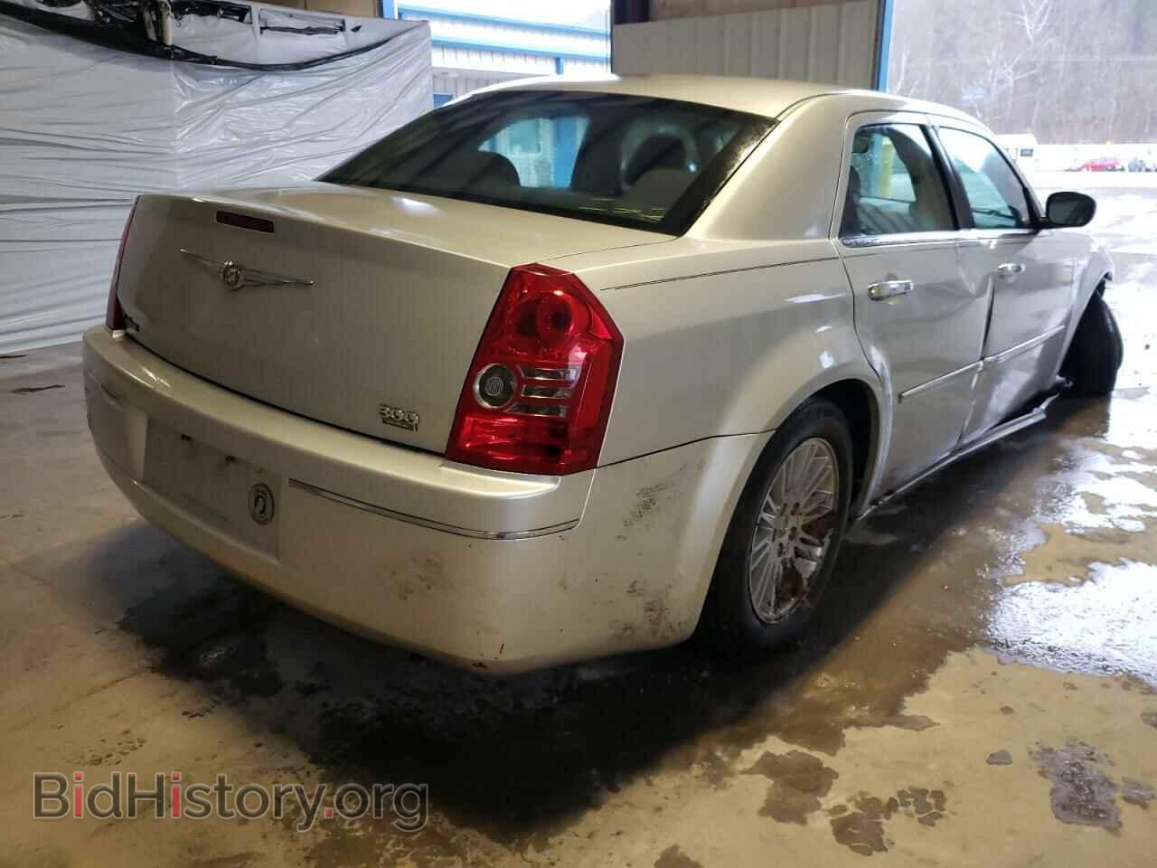 2010 CHRYSLER 300 - VIN: 2C3CA4CD1AH173768 - Фото 4