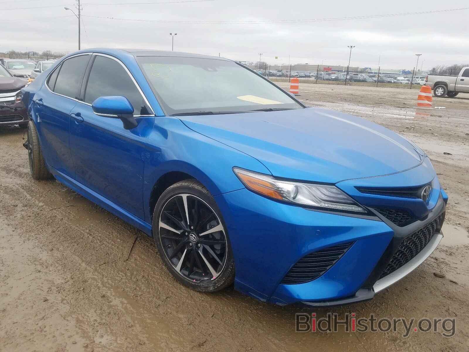 Photo 4T1B61HK8JU007853 - TOYOTA CAMRY 2018