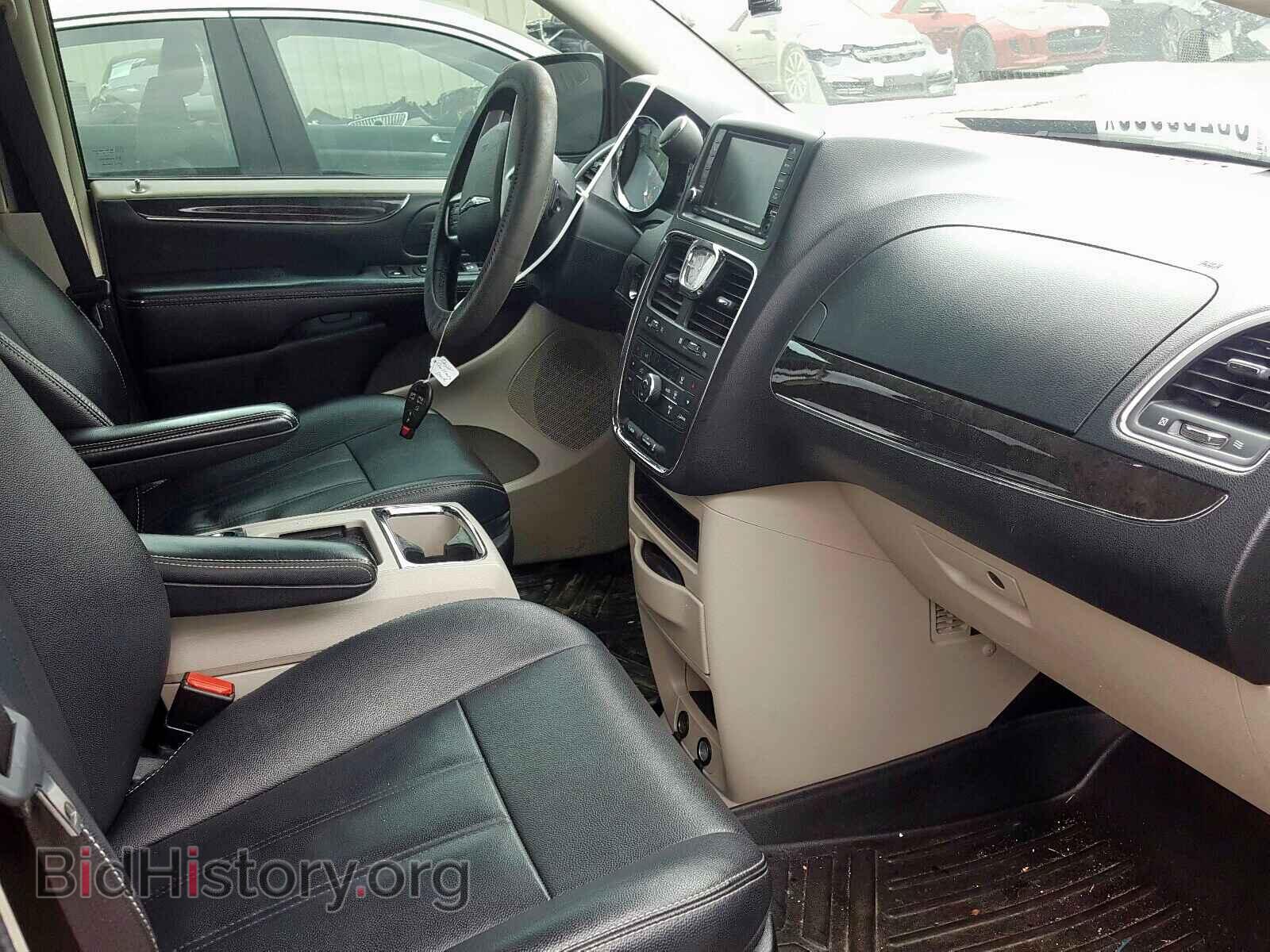 2016 CHRYSLER TOWN & COU - VIN: 2C4RC1BG3GR253005 - Фото 5
