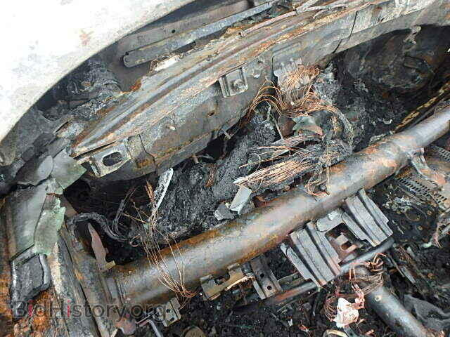 2000 NISSAN MAXIMA - VIN: JN1CA31D2YT729580 - Фото 8