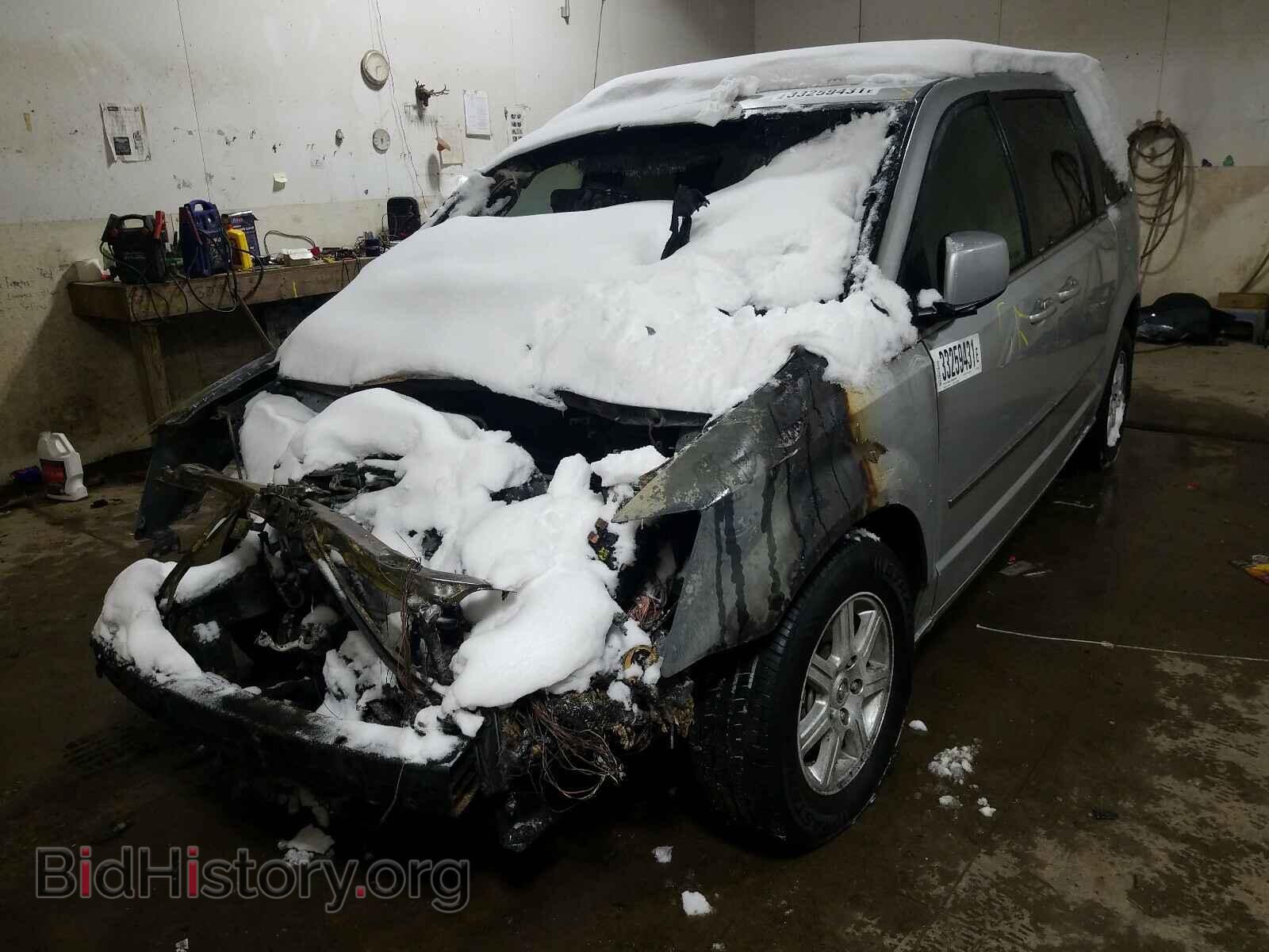 2009 CHRYSLER MINIVAN - VIN: 2A8HR54129R632955 - Фото 2