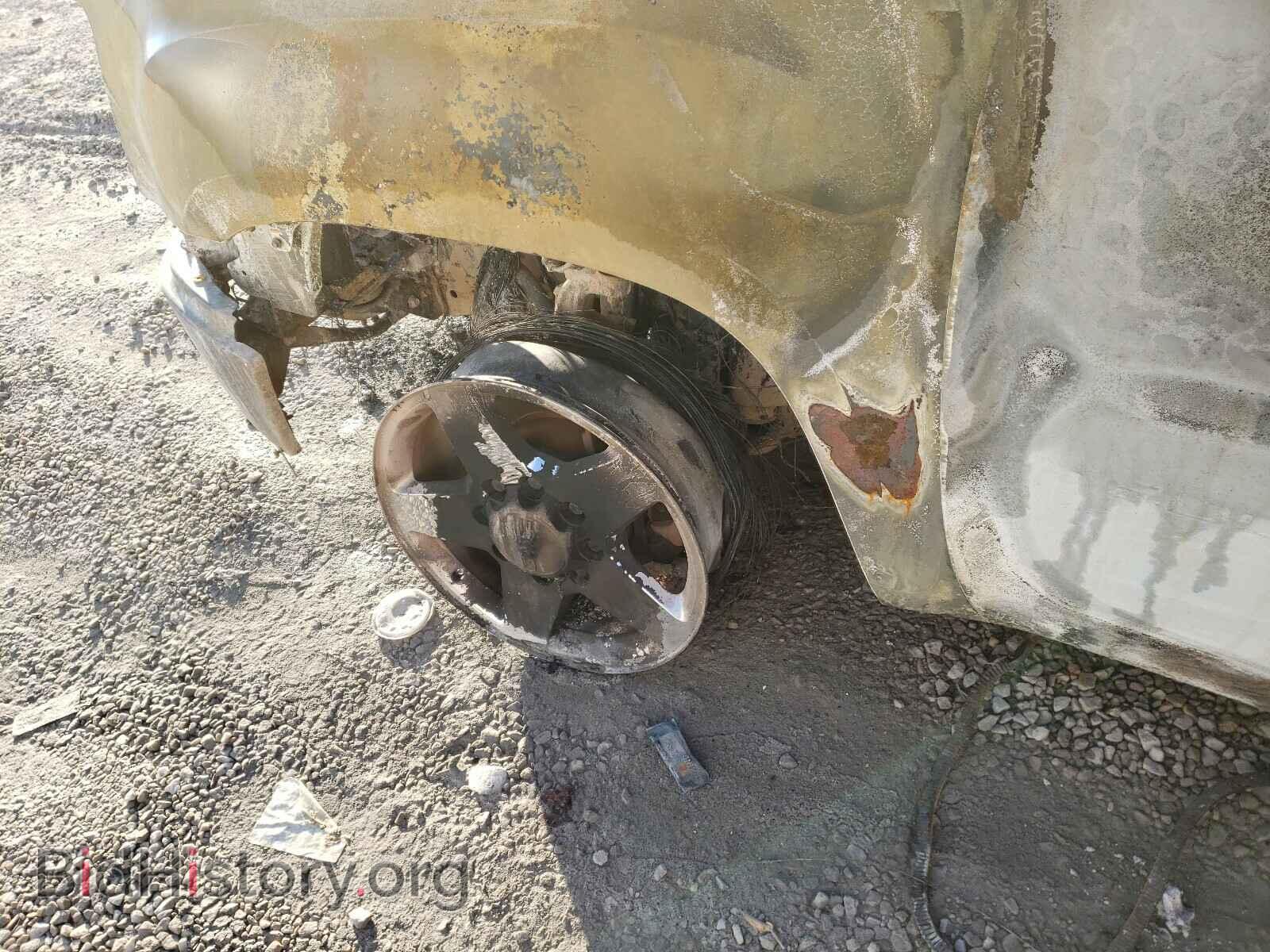 2012 GMC SIERRA - VIN: 1GT121C81CF105413 - Фото 9
