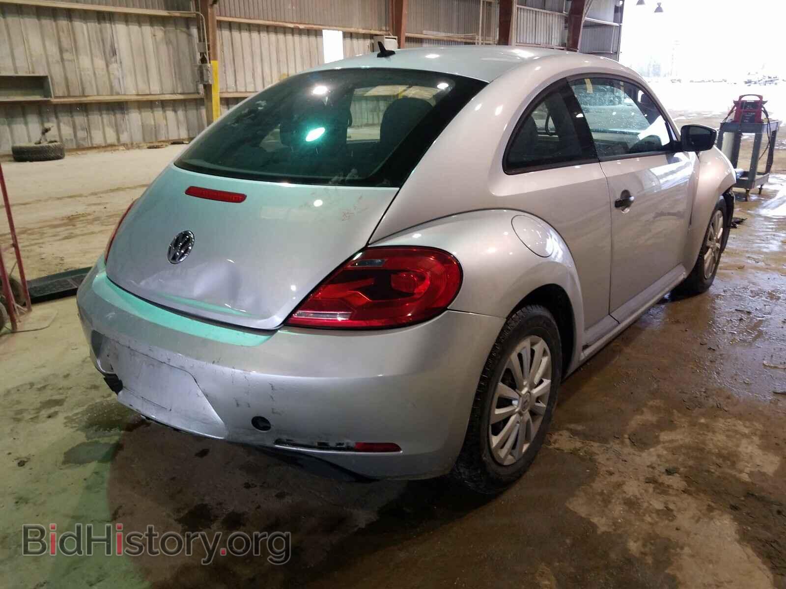2013 VOLKSWAGEN BEETLE - VIN: 3VWFP7AT1DM644565 - Фото 4
