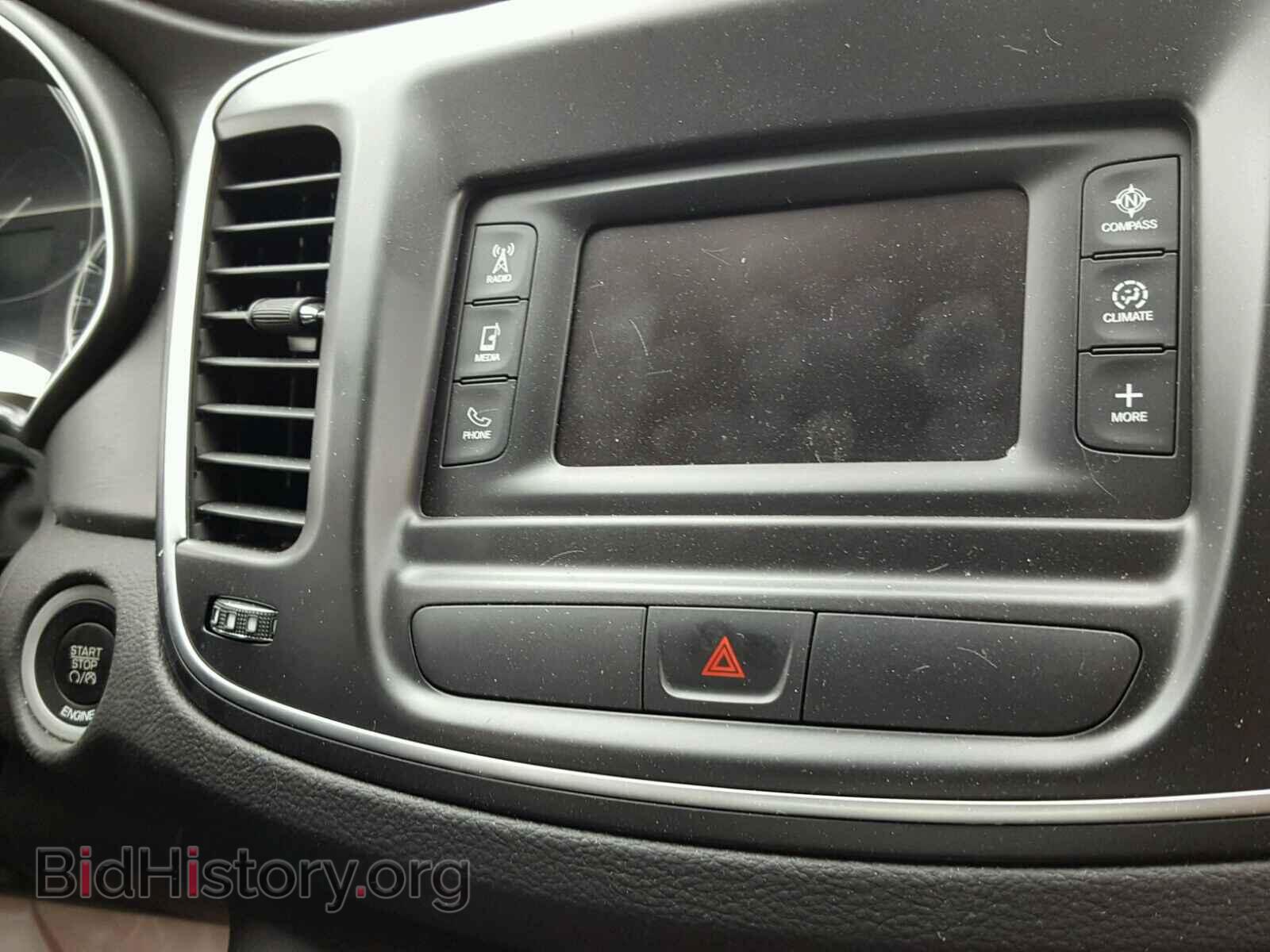 2016 CHRYSLER 200 - VIN: 1C3CCCABXGN103529 - Фото 9