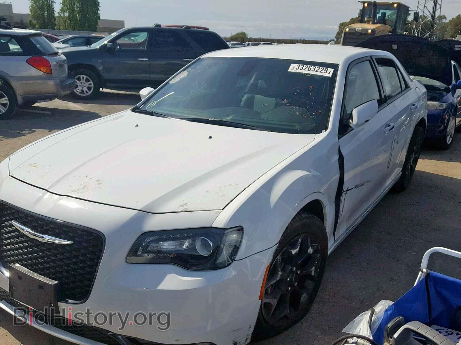 2019 CHRYSLER 300 - VIN: 2C3CCAGG5KH517407 - Фото 2