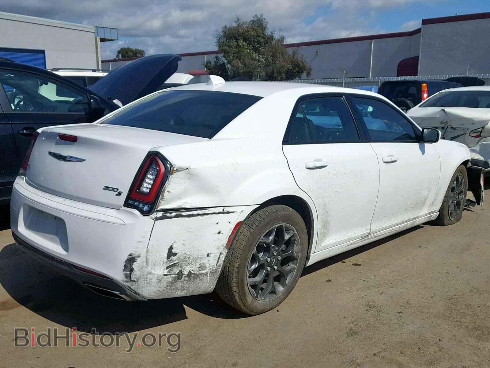 2019 CHRYSLER 300 - VIN: 2C3CCAGG5KH517407 - Фото 4