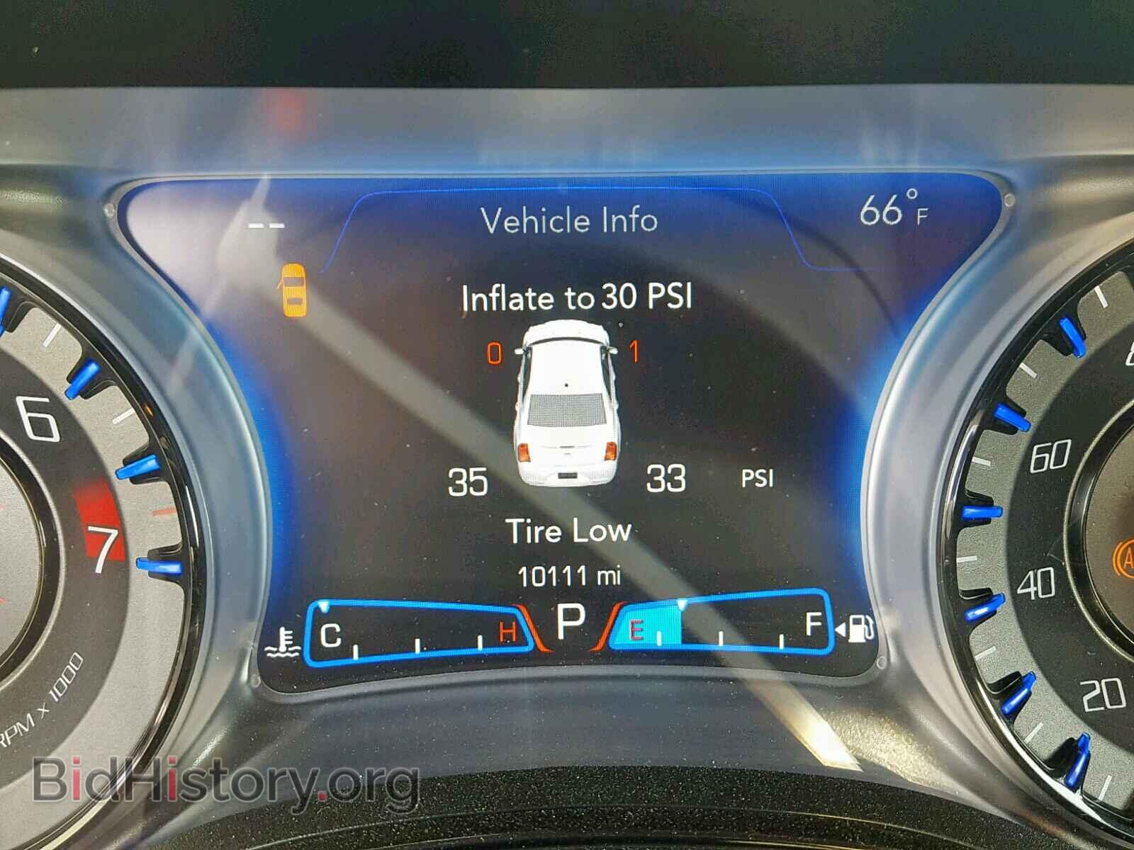 2019 CHRYSLER 300 - VIN: 2C3CCAGG5KH517407 - Фото 8