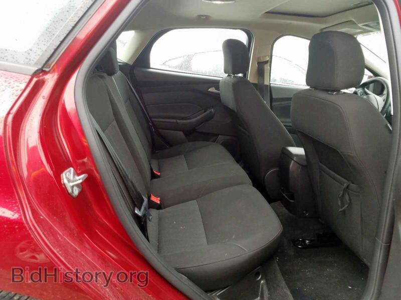2017 Ford FOCUS (VIN 1FADP3M28HL308155) — photo 6 of 10