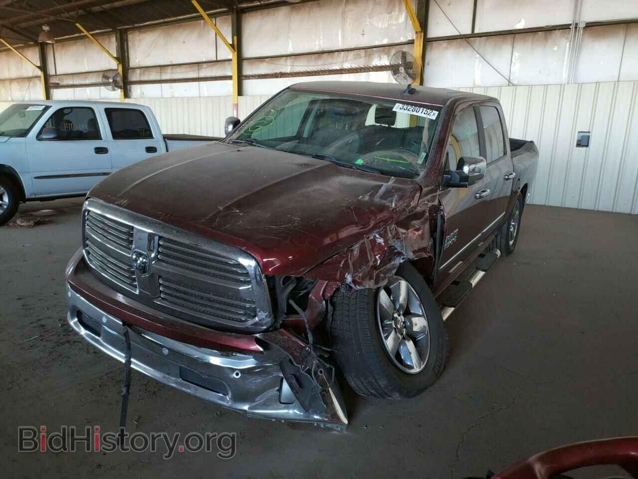 2017 RAM 1500 - VIN: 3C6RR6LT3HG559742 - Фото 2