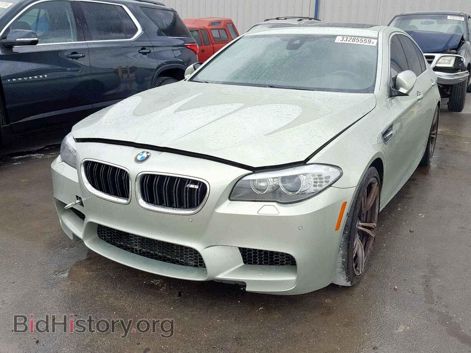 2013 BMW M5 - VIN: WBSFV9C52DC774092 - Фото 2