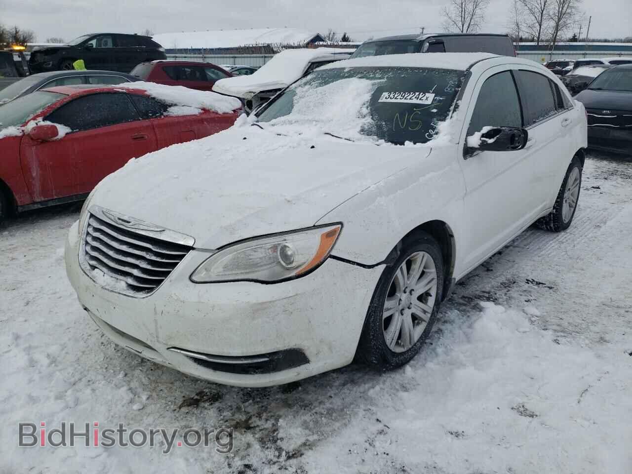 2013 CHRYSLER 200 - VIN: 1C3CCBAB4DN698576 - Фото 2