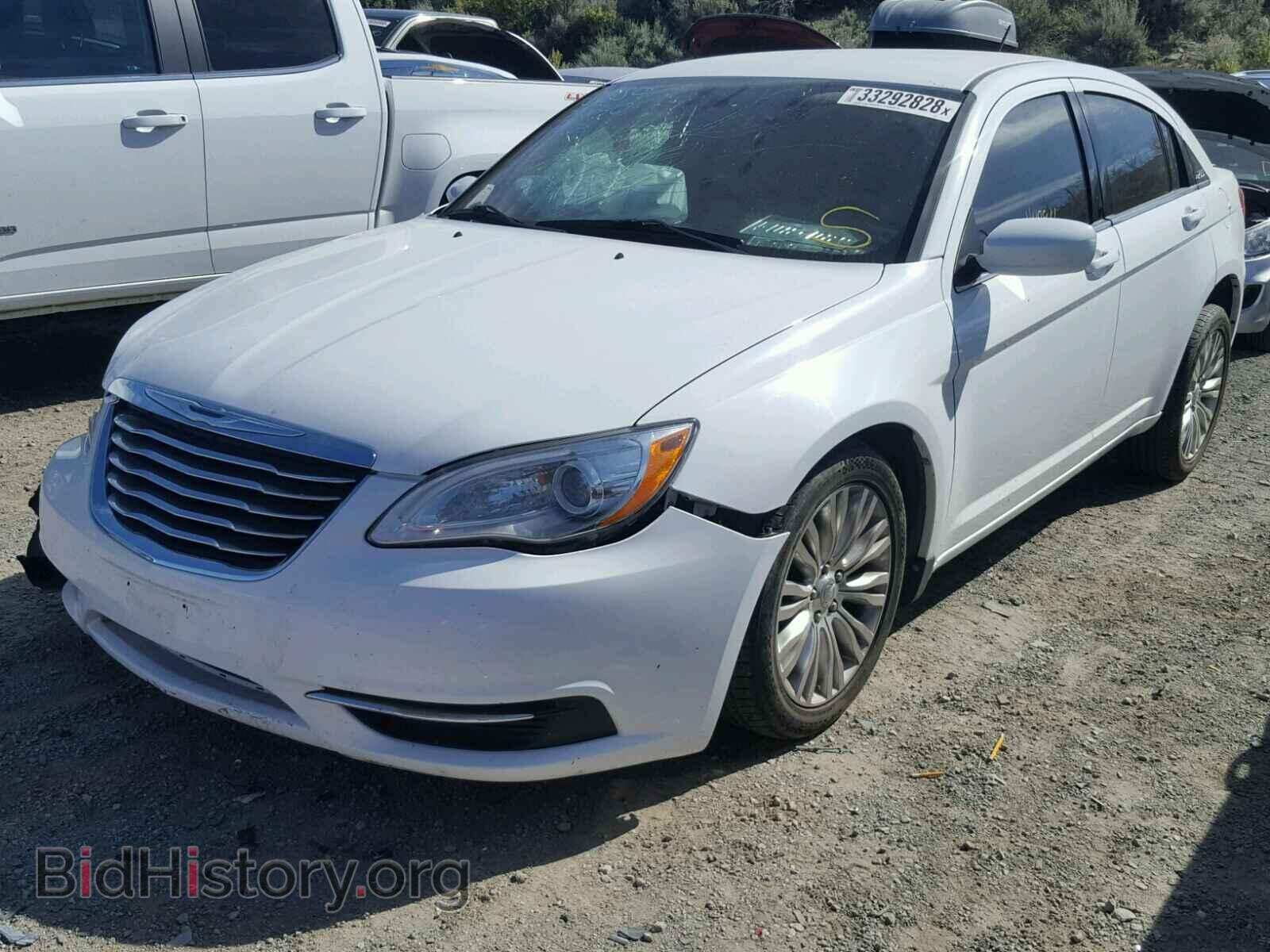 2013 CHRYSLER 200 - VIN: 1C3CCBAB1DN671268 - Photo 2
