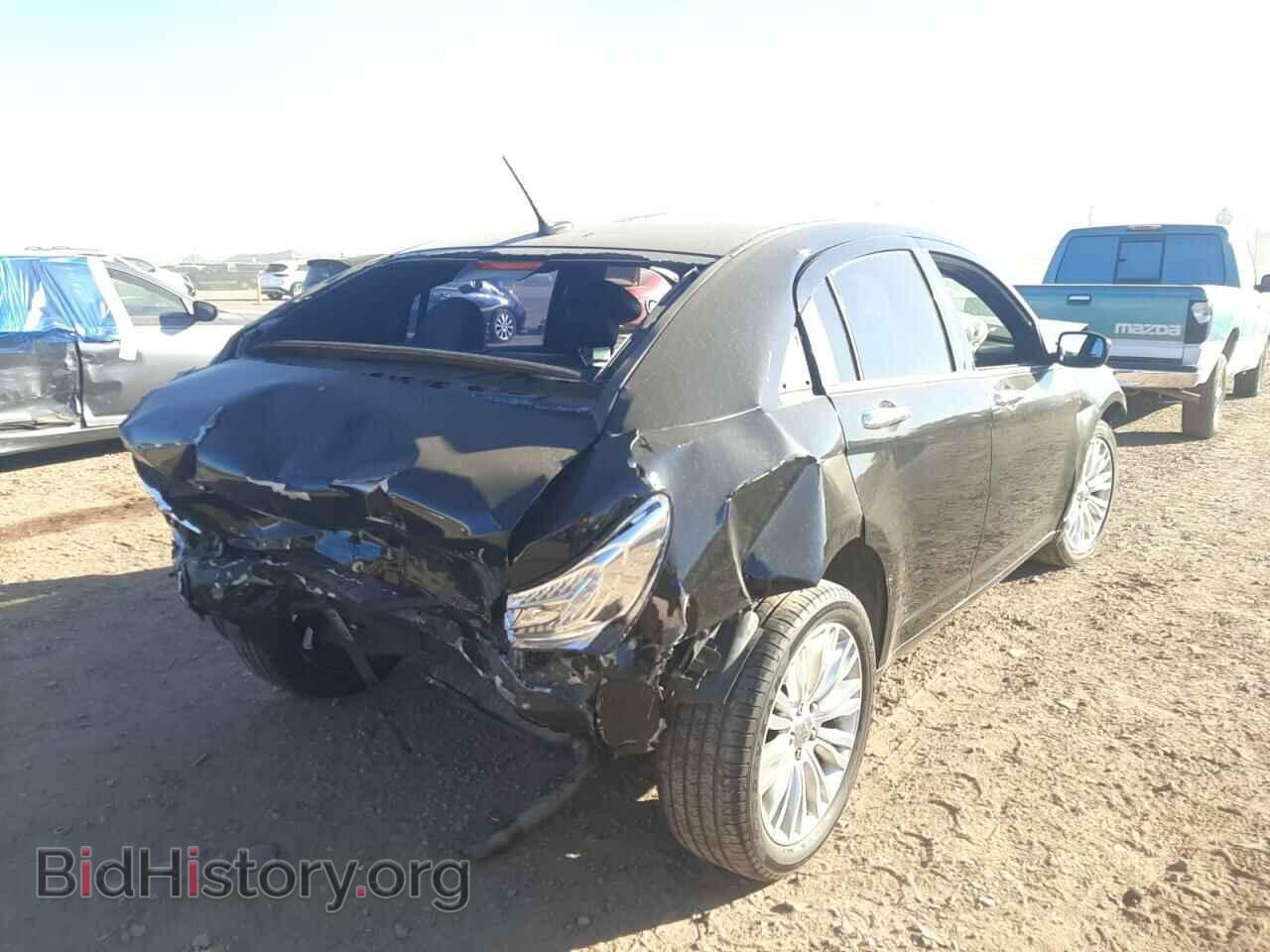 2011 CHRYSLER 200 - VIN: 1C3BC2FB8BN556023 - Фото 4