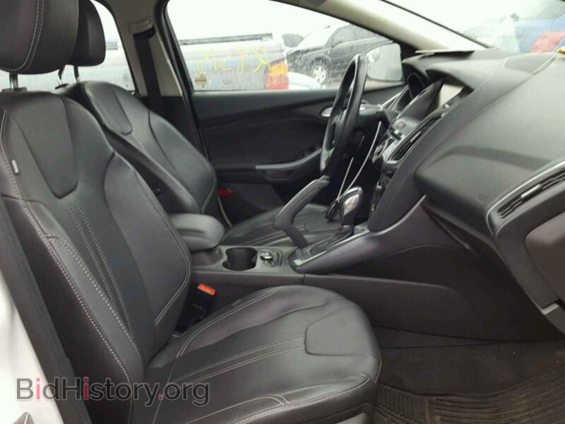 2012 Ford FOCUS (VIN 1FAHP3J25CL227421) — photo 5 of 10