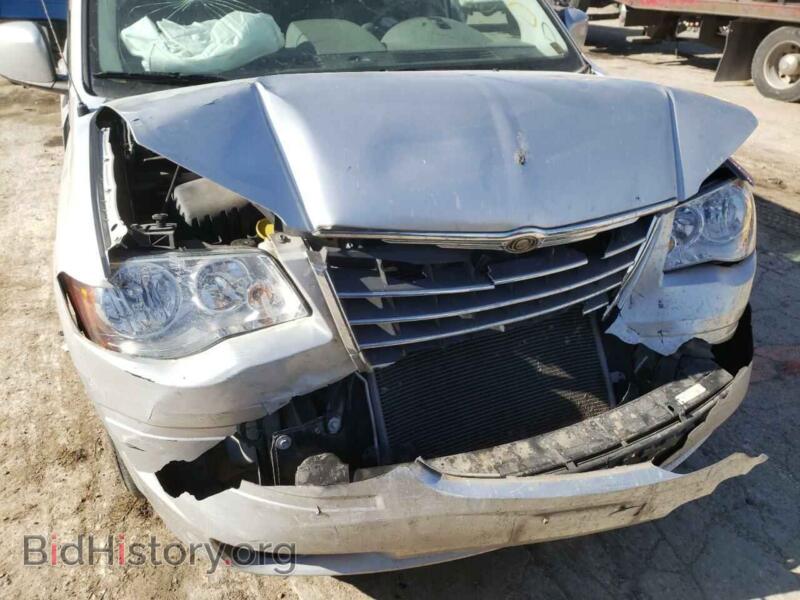 2010 Chrysler MINIVAN (VIN 2A4RR5D13AR194022) — photo 9 of 10