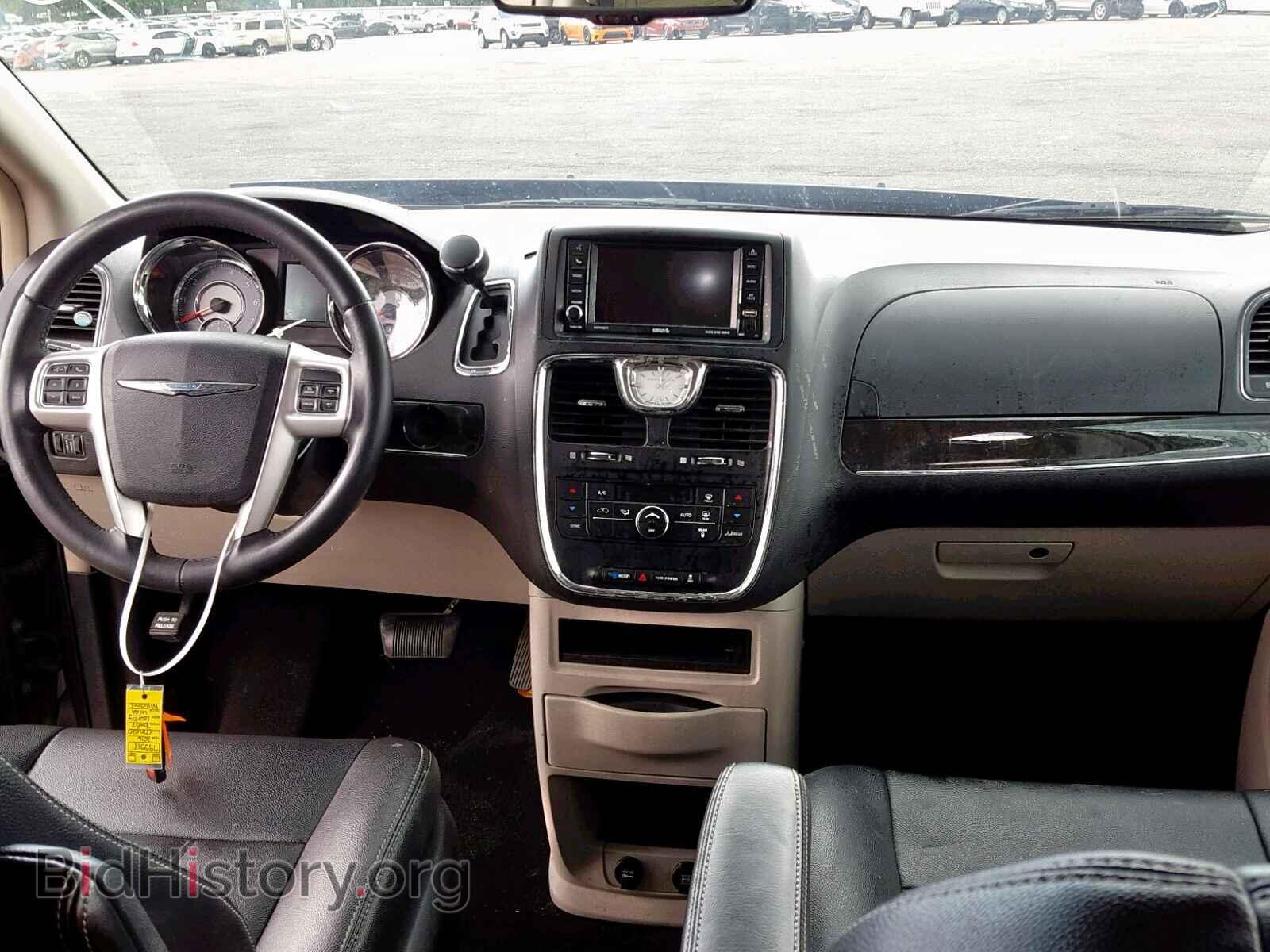 2016 CHRYSLER TOWN & COU - VIN: 2C4RC1BG8GR292575 - Фото 9
