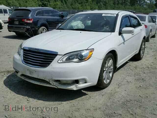 2013 CHRYSLER 200 - VIN: 1C3CCBAB8DN671638 - Фото 2