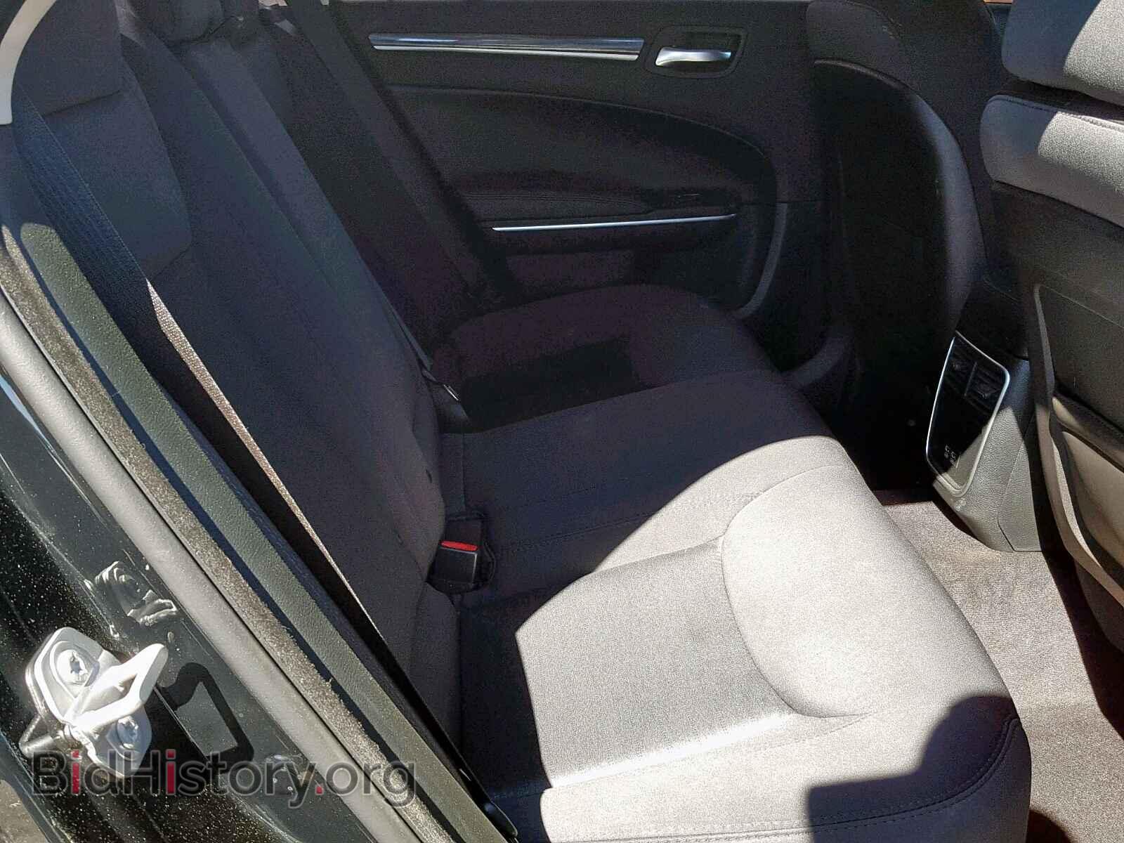 2019 CHRYSLER 300 - VIN: 2C3CCAAG4KH500882 - Фото 6