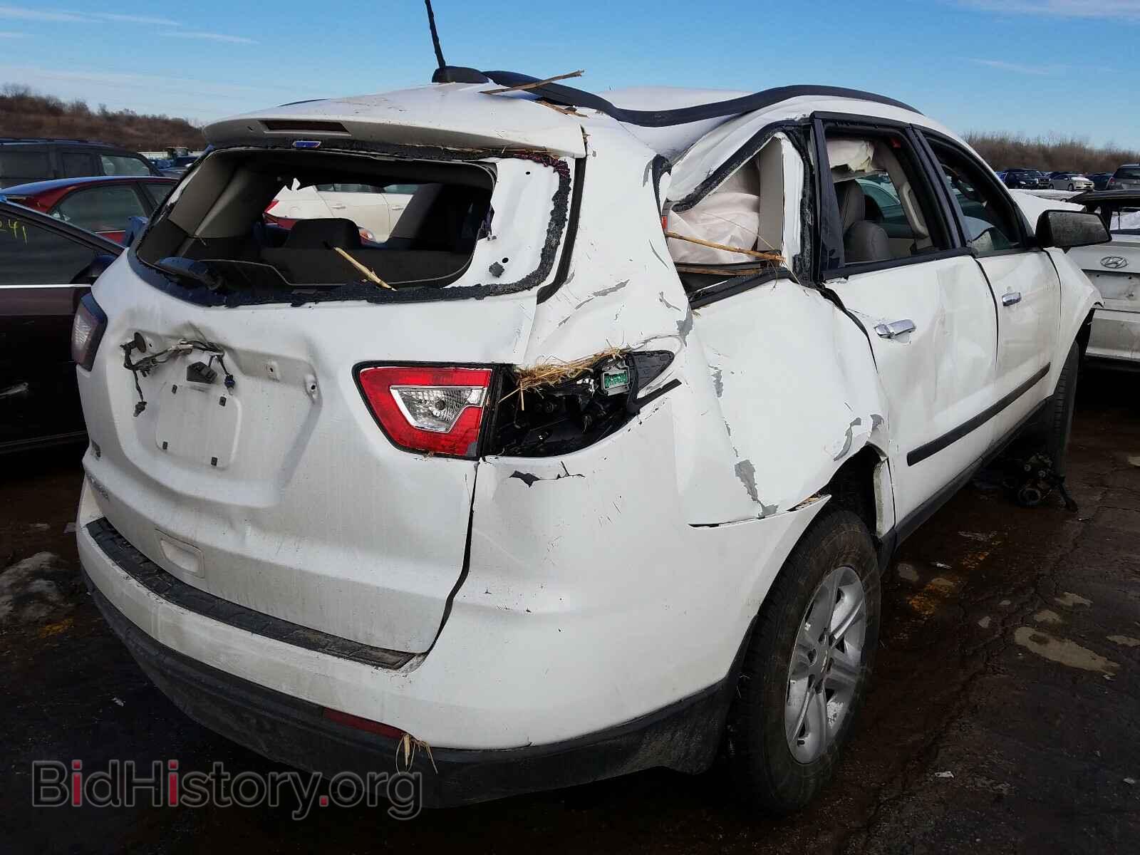 2017 CHEVROLET TRAVERSE - VIN: 1GNKRFED3HJ336848 - Фото 4