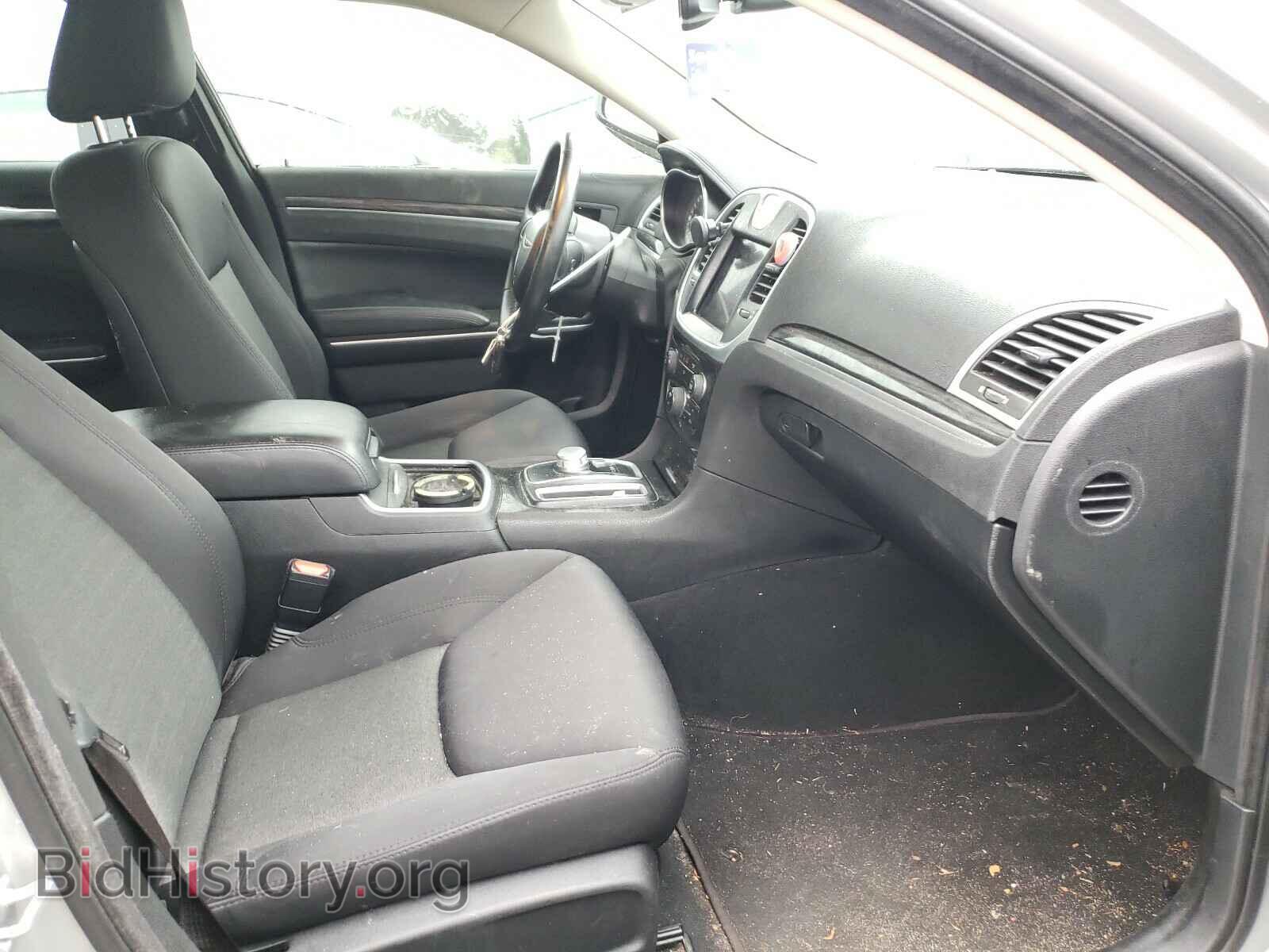 2019 CHRYSLER 300 - VIN: 2C3CCAAG3KH568879 - Фото 5