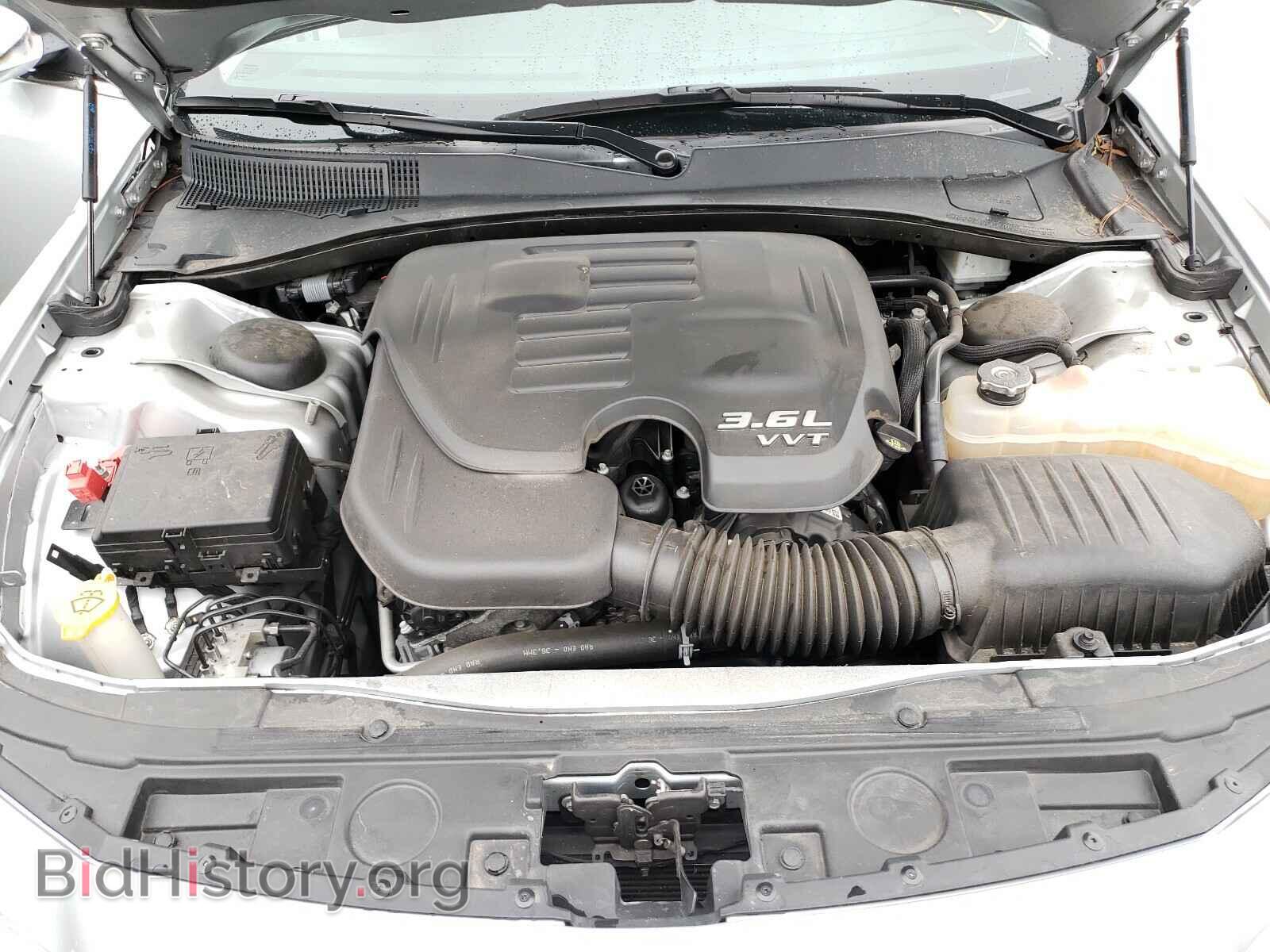 2019 CHRYSLER 300 - VIN: 2C3CCAAG3KH568879 - Фото 7