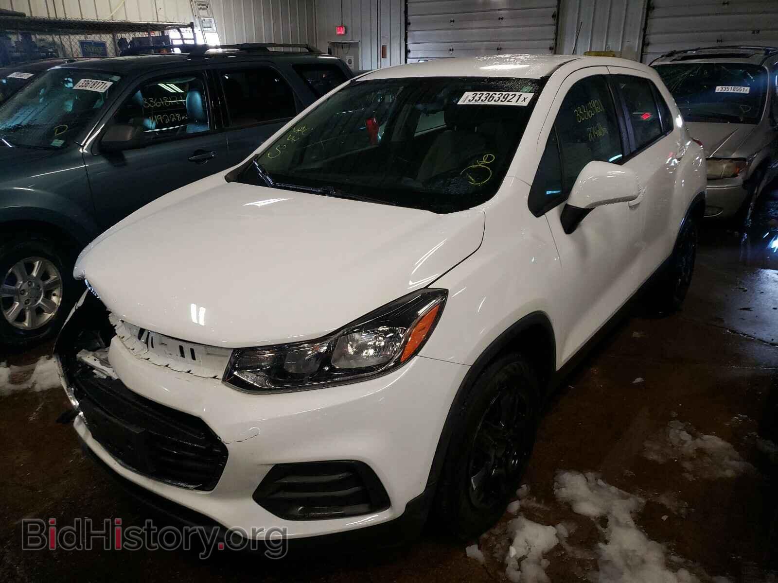 2017 CHEVROLET TRAX - VIN: 3GNCJKSBXHL160199 - Фото 2