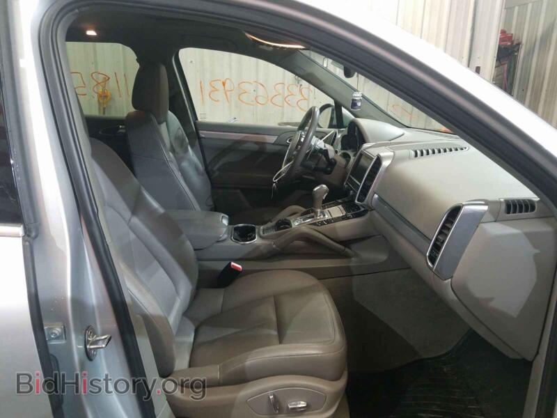 2011 Porsche CAYENNE (VIN WP1AA2A25BLA00654) — фото 5 из 10