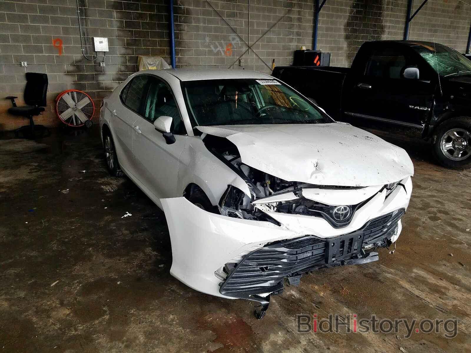 Photo 4T1B11HK2JU018460 - TOYOTA CAMRY 2018