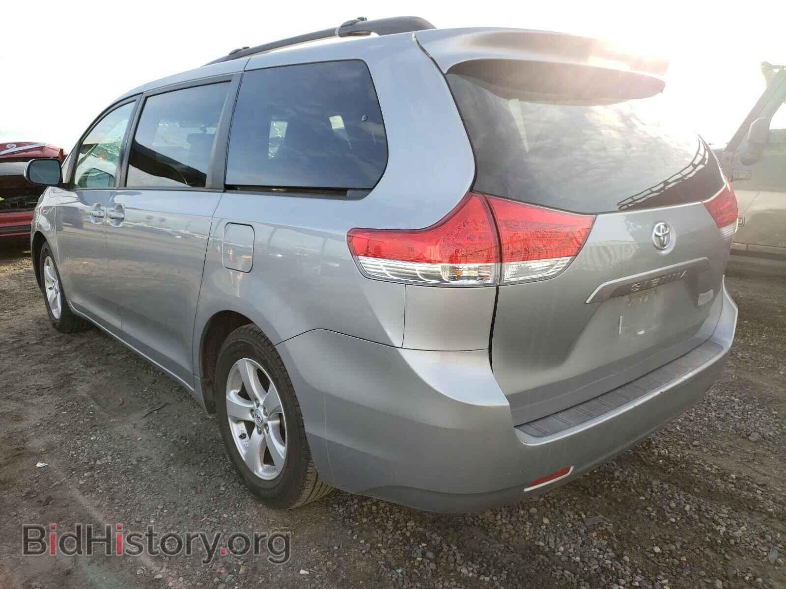 2013 TOYOTA SIENNA - VIN: 5TDKK3DC8DS357373 - Фото 3