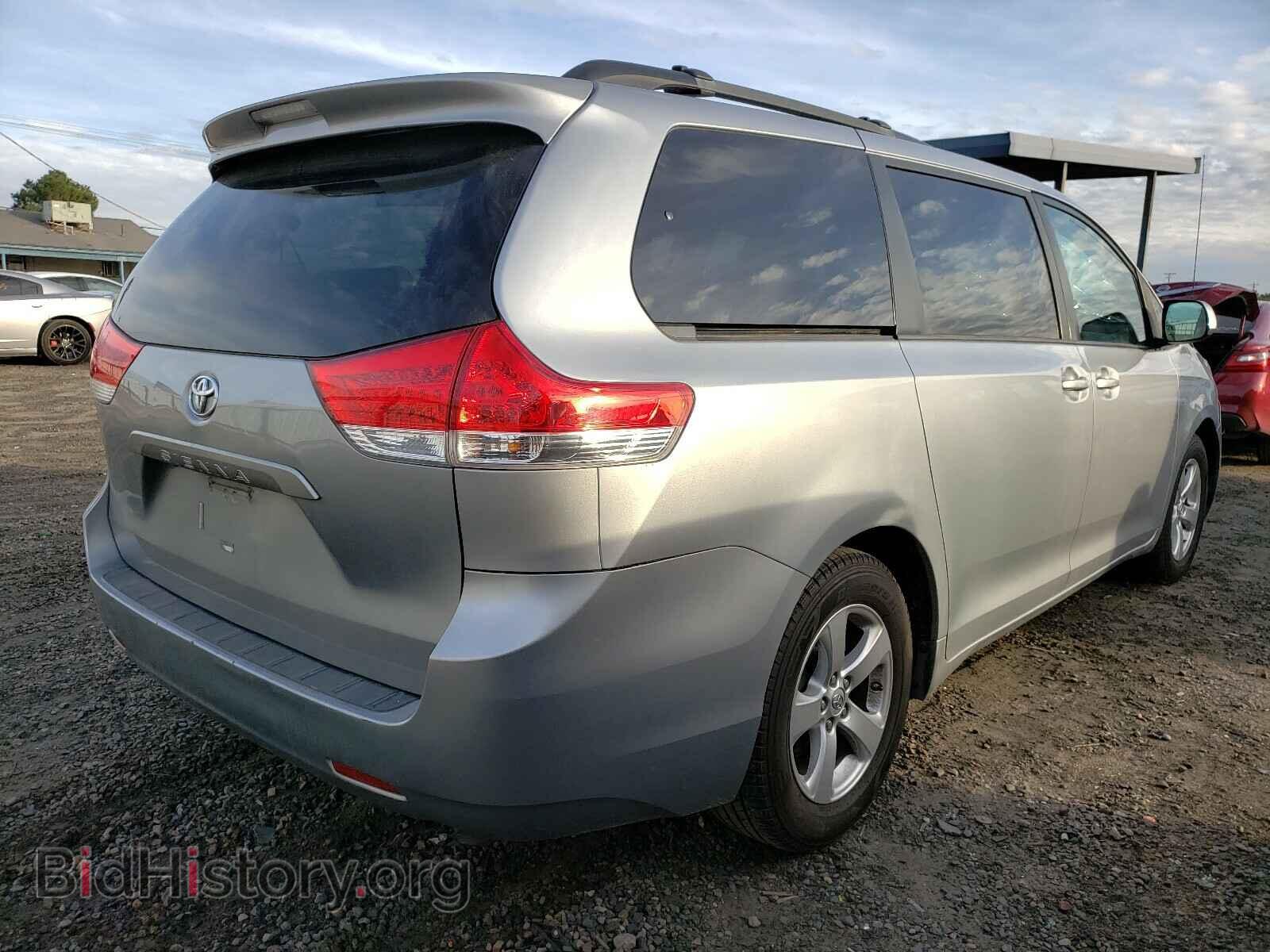 2013 TOYOTA SIENNA - VIN: 5TDKK3DC8DS357373 - Фото 4
