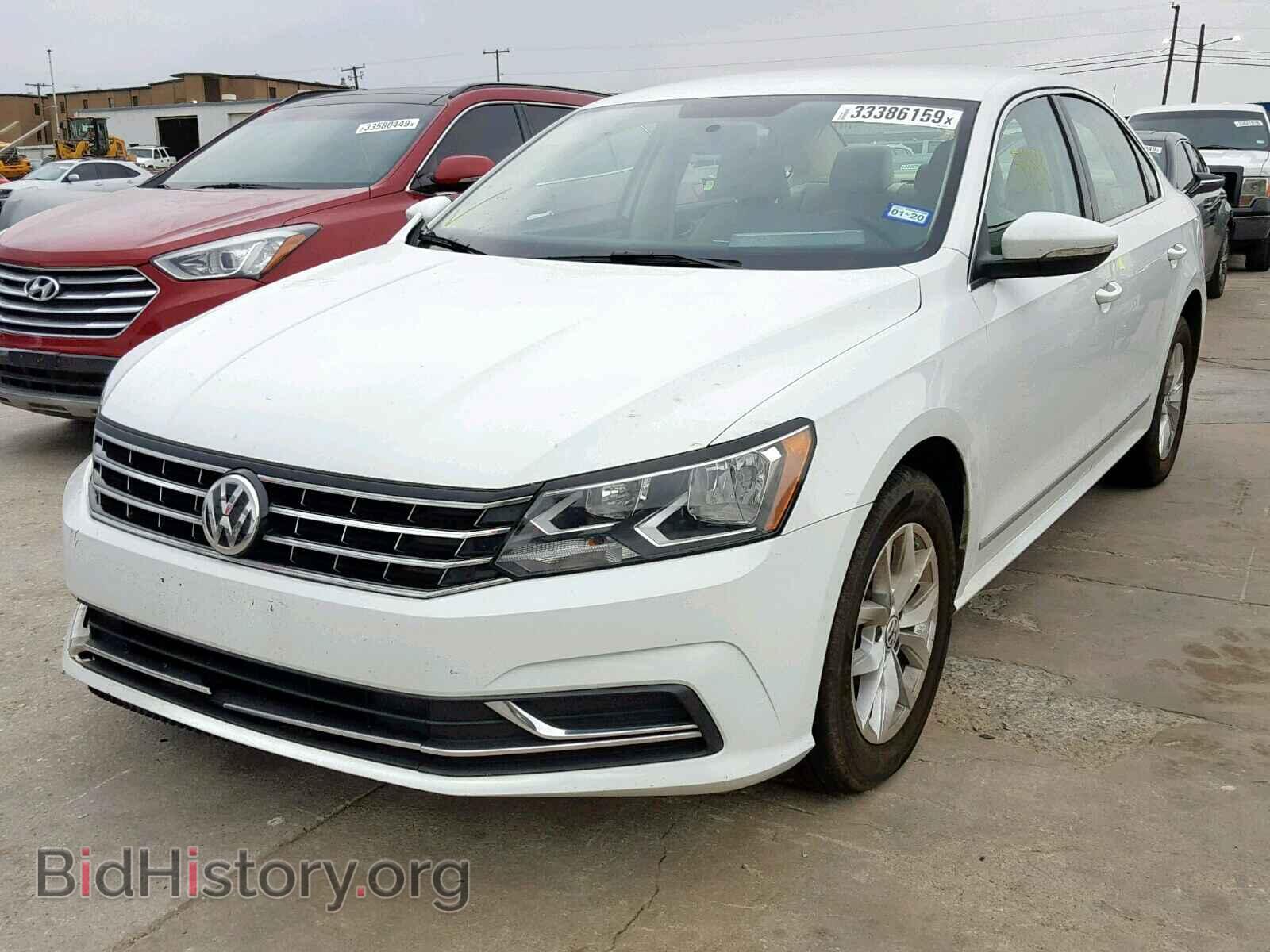 2017 VOLKSWAGEN PASSAT - VIN: 1VWAT7A36HC050924 - Фото 2